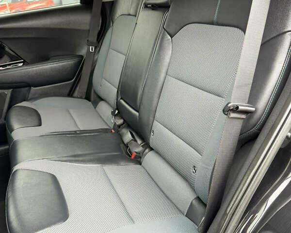 Черный Киа Niro, объемом двигателя 0 л и пробегом 80 тыс. км за 19650 $, фото 60 на Automoto.ua