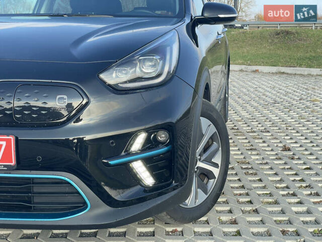 Черный Киа Niro, объемом двигателя 0 л и пробегом 61 тыс. км за 22999 $, фото 4 на Automoto.ua