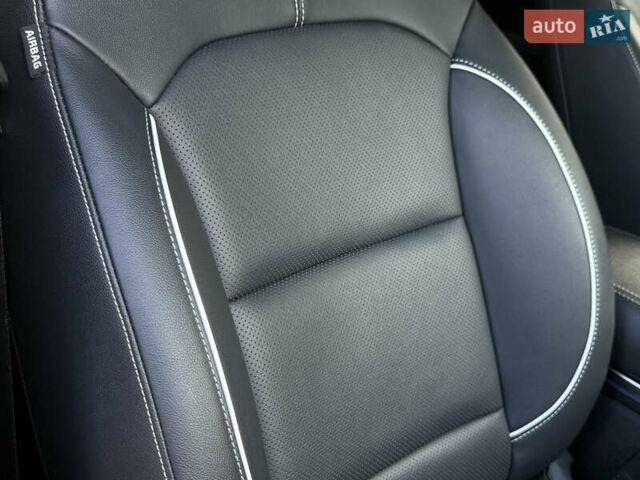 Черный Киа Niro, объемом двигателя 0 л и пробегом 82 тыс. км за 19300 $, фото 97 на Automoto.ua