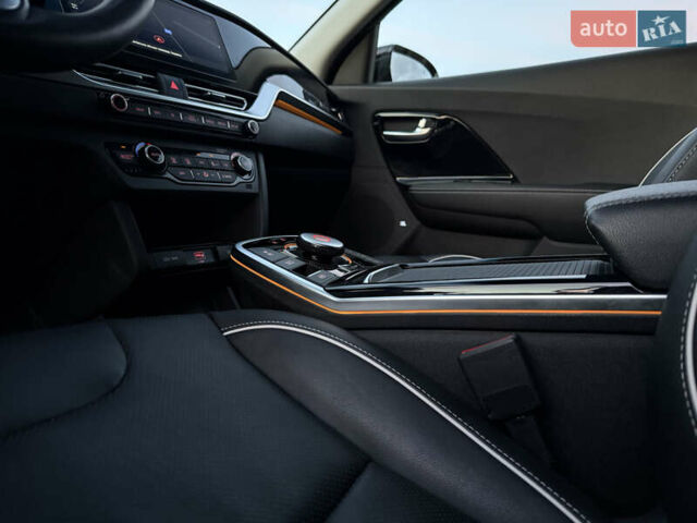 Черный Киа Niro, объемом двигателя 0 л и пробегом 88 тыс. км за 23900 $, фото 42 на Automoto.ua