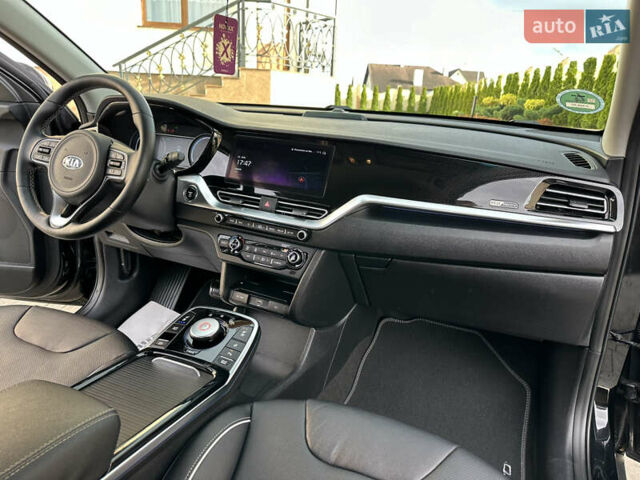 Чорний Кіа Niro, об'ємом двигуна 0 л та пробігом 51 тис. км за 21500 $, фото 69 на Automoto.ua