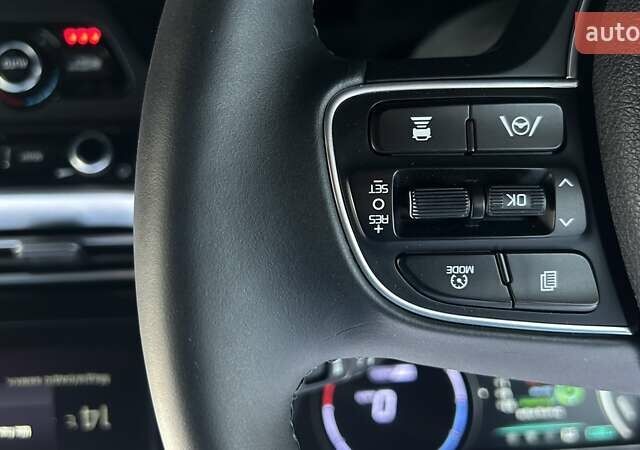 Черный Киа Niro, объемом двигателя 0 л и пробегом 121 тыс. км за 18999 $, фото 43 на Automoto.ua