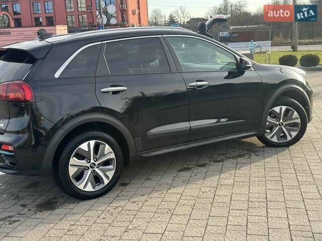 Чорний Кіа Niro, об'ємом двигуна 0 л та пробігом 117 тис. км за 18870 $, фото 12 на Automoto.ua