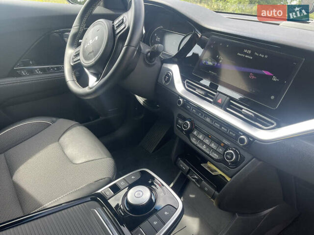 Чорний Кіа Niro, об'ємом двигуна 0 л та пробігом 12 тис. км за 19900 $, фото 19 на Automoto.ua