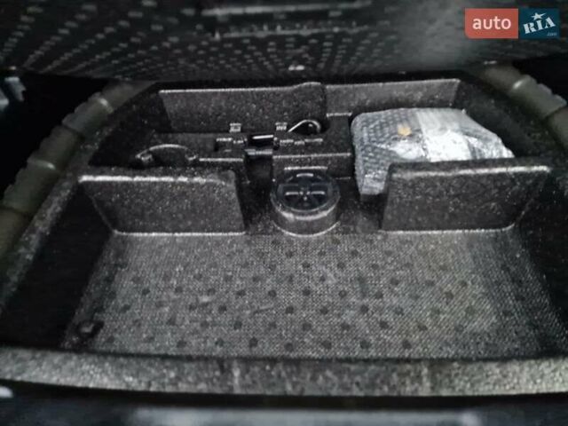 Черный Киа Niro, объемом двигателя 0 л и пробегом 65 тыс. км за 20800 $, фото 55 на Automoto.ua