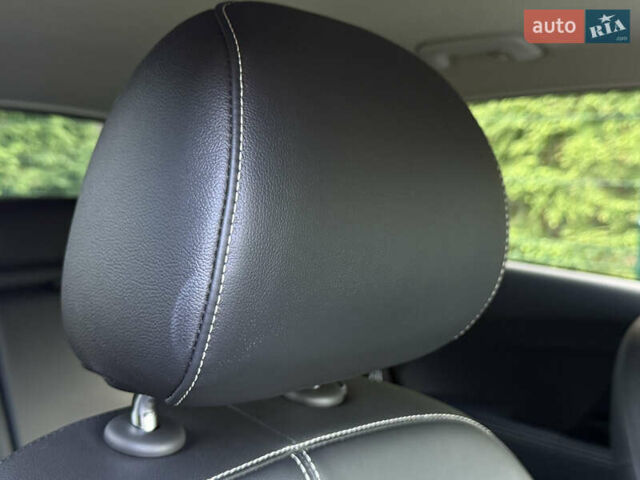 Черный Киа Niro, объемом двигателя 0 л и пробегом 82 тыс. км за 19300 $, фото 98 на Automoto.ua