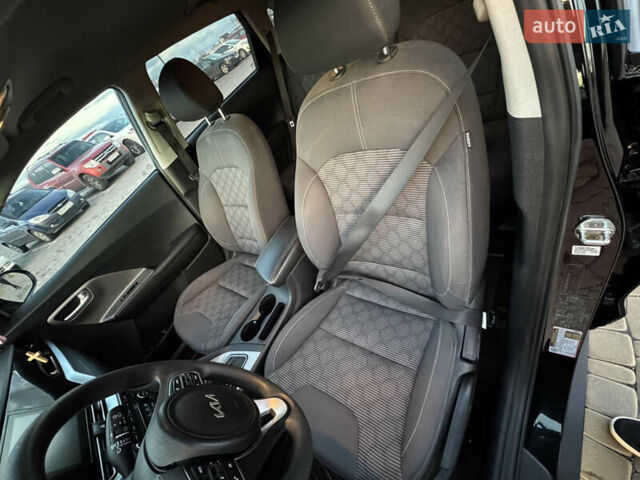 Черный Киа Niro, объемом двигателя 1.58 л и пробегом 62 тыс. км за 25900 $, фото 12 на Automoto.ua