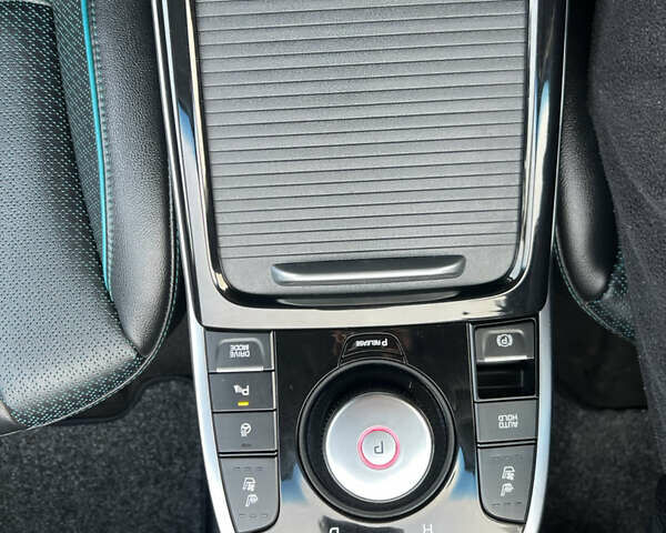 Черный Киа Niro, объемом двигателя 0 л и пробегом 135 тыс. км за 19500 $, фото 20 на Automoto.ua
