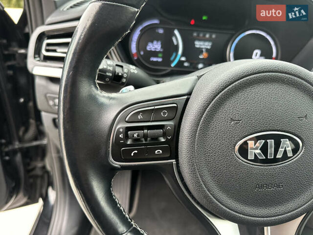Чорний Кіа Niro, об'ємом двигуна 0 л та пробігом 154 тис. км за 19799 $, фото 12 на Automoto.ua