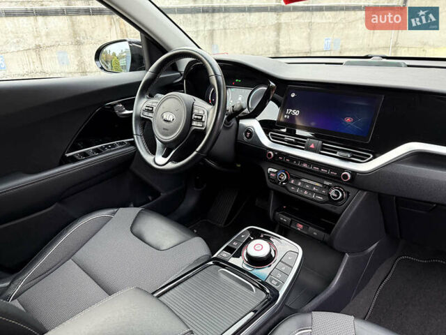 Черный Киа Niro, объемом двигателя 0 л и пробегом 80 тыс. км за 21850 $, фото 43 на Automoto.ua