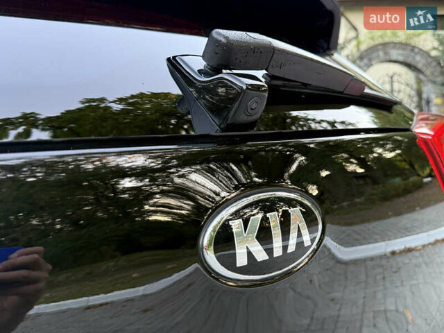 Чорний Кіа Niro, об'ємом двигуна 0 л та пробігом 123 тис. км за 17899 $, фото 23 на Automoto.ua