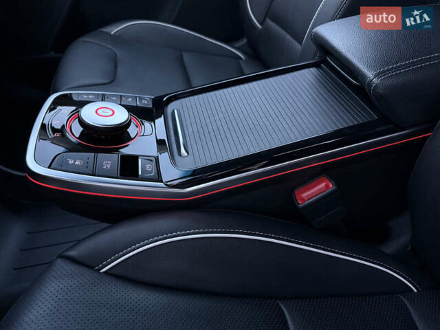Чорний Кіа Niro, об'ємом двигуна 0 л та пробігом 88 тис. км за 24900 $, фото 77 на Automoto.ua