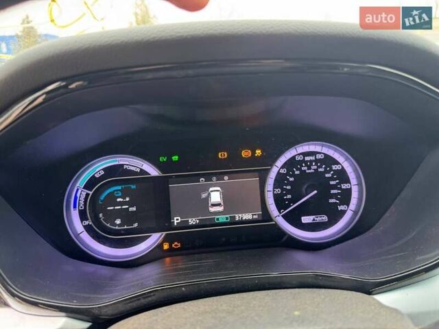 Черный Киа Niro, объемом двигателя 1.6 л и пробегом 61 тыс. км за 14900 $, фото 13 на Automoto.ua