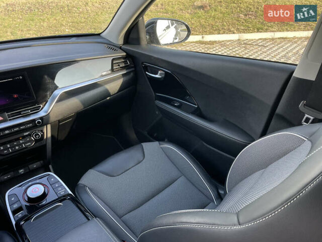 Черный Киа Niro, объемом двигателя 0 л и пробегом 61 тыс. км за 22999 $, фото 31 на Automoto.ua