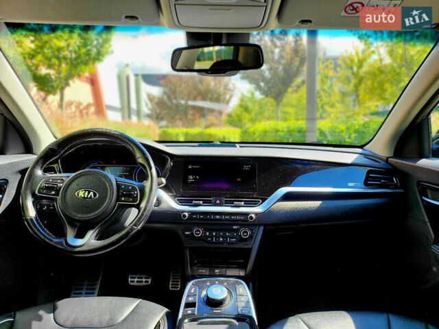 Чорний Кіа Niro, об'ємом двигуна 0 л та пробігом 139 тис. км за 18999 $, фото 12 на Automoto.ua