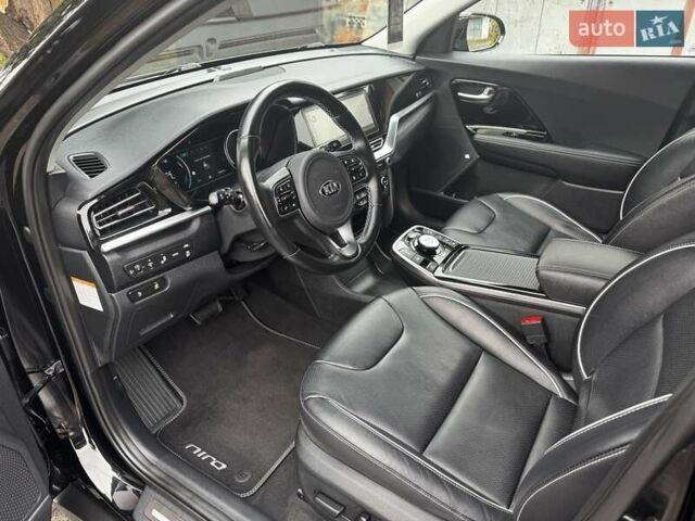 Черный Киа Niro, объемом двигателя 0 л и пробегом 150 тыс. км за 19800 $, фото 26 на Automoto.ua