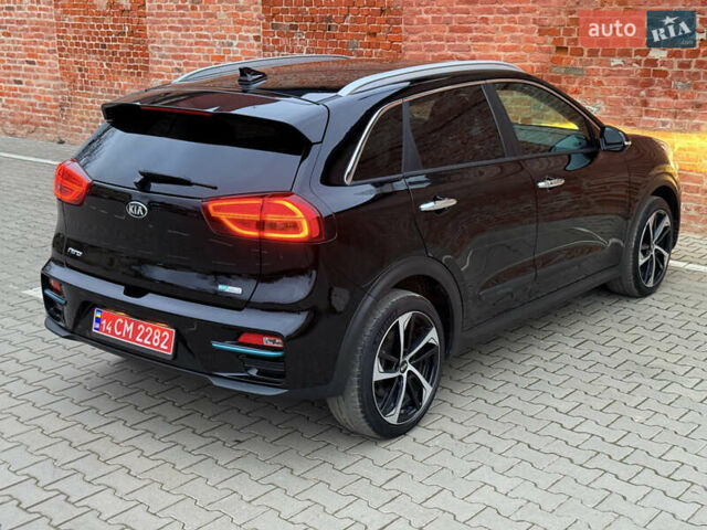 Чорний Кіа Niro, об'ємом двигуна 0 л та пробігом 138 тис. км за 19750 $, фото 27 на Automoto.ua
