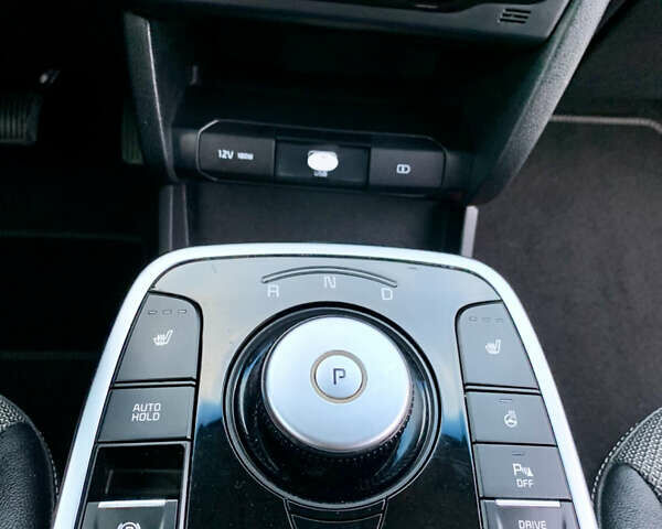 Черный Киа Niro, объемом двигателя 0 л и пробегом 94 тыс. км за 17900 $, фото 102 на Automoto.ua
