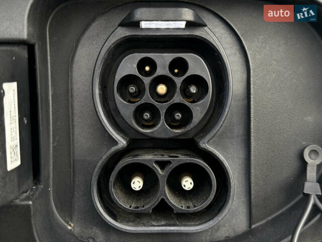 Чорний Кіа Niro, об'ємом двигуна 0 л та пробігом 88 тис. км за 24900 $, фото 13 на Automoto.ua