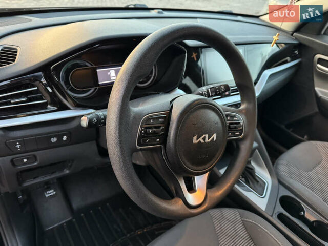Черный Киа Niro, объемом двигателя 1.58 л и пробегом 62 тыс. км за 25900 $, фото 9 на Automoto.ua