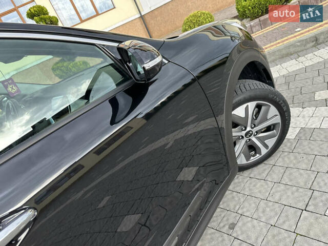 Чорний Кіа Niro, об'ємом двигуна 0 л та пробігом 51 тис. км за 21500 $, фото 46 на Automoto.ua