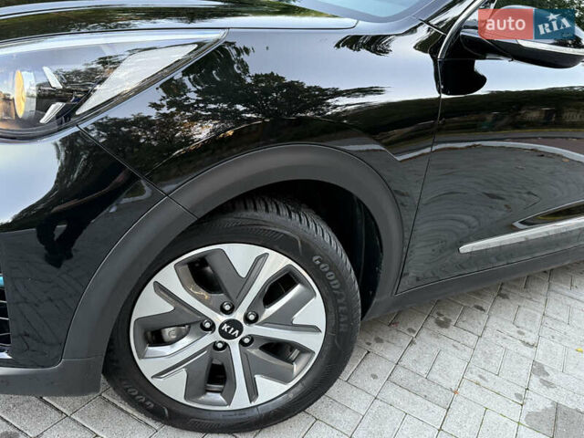 Чорний Кіа Niro, об'ємом двигуна 0 л та пробігом 123 тис. км за 17899 $, фото 17 на Automoto.ua