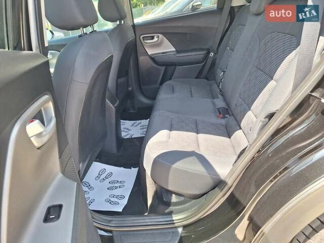 Черный Киа Niro, объемом двигателя 1.58 л и пробегом 112 тыс. км за 19700 $, фото 16 на Automoto.ua