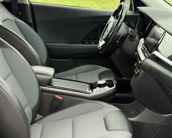 Черный Киа Niro, объемом двигателя 0 л и пробегом 80 тыс. км за 19650 $, фото 83 на Automoto.ua