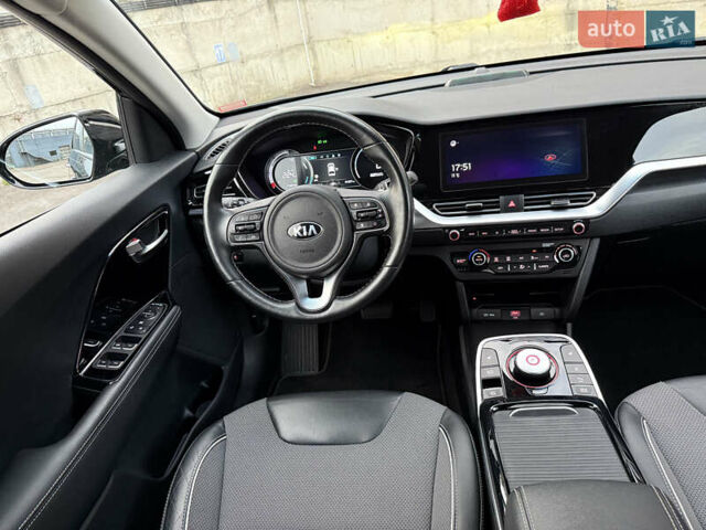 Черный Киа Niro, объемом двигателя 0 л и пробегом 80 тыс. км за 21850 $, фото 51 на Automoto.ua