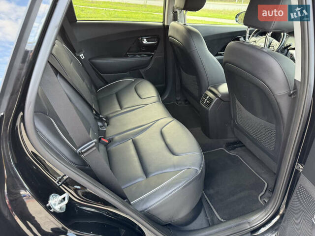 Чорний Кіа Niro, об'ємом двигуна 0 л та пробігом 84 тис. км за 19200 $, фото 24 на Automoto.ua
