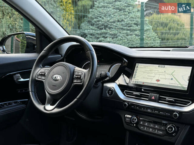 Черный Киа Niro, объемом двигателя 0 л и пробегом 82 тыс. км за 19300 $, фото 112 на Automoto.ua