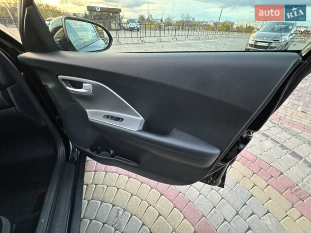 Черный Киа Niro, объемом двигателя 1.58 л и пробегом 62 тыс. км за 25900 $, фото 13 на Automoto.ua