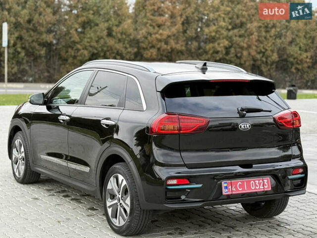 Черный Киа Niro, объемом двигателя 0 л и пробегом 80 тыс. км за 19650 $, фото 172 на Automoto.ua
