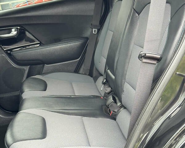 Черный Киа Niro, объемом двигателя 0 л и пробегом 80 тыс. км за 19650 $, фото 64 на Automoto.ua