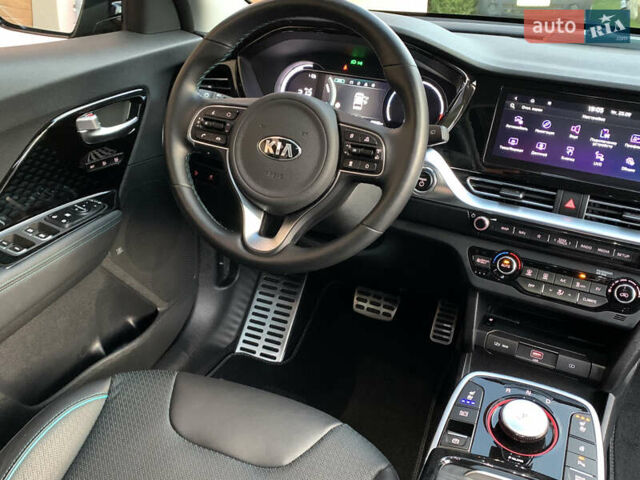 Черный Киа Niro, объемом двигателя 0 л и пробегом 60 тыс. км за 22799 $, фото 65 на Automoto.ua