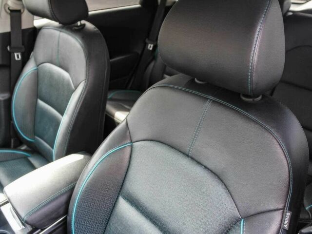 Чорний Кіа Niro, об'ємом двигуна 0 л та пробігом 16 тис. км за 6500 $, фото 6 на Automoto.ua