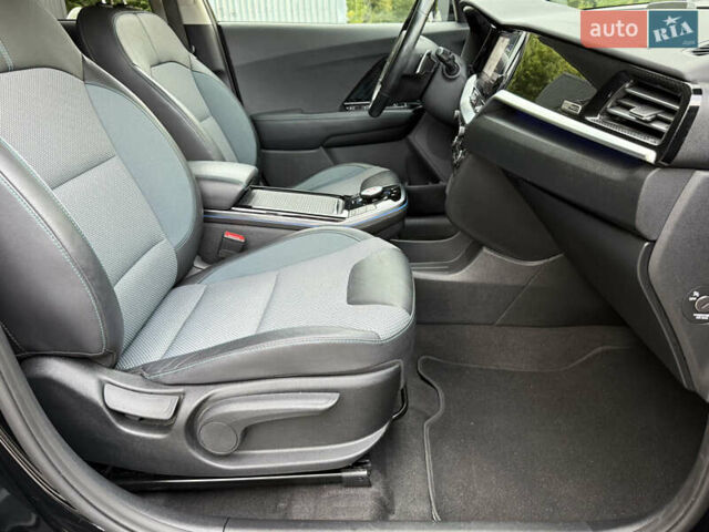 Киа Niro 2021 в Дрогобыче на Automoto.ua Черный Киа Niro, объемом двигателя 0 л и пробегом 123 тыс. км за 17999 $, фото 41 на Automoto.ua