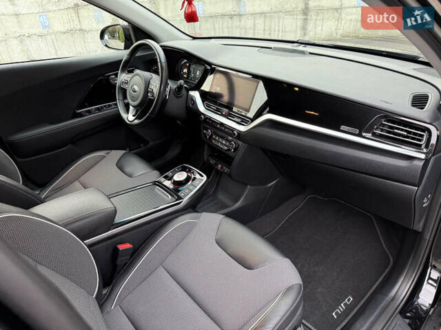 Черный Киа Niro, объемом двигателя 0 л и пробегом 80 тыс. км за 21899 $, фото 26 на Automoto.ua