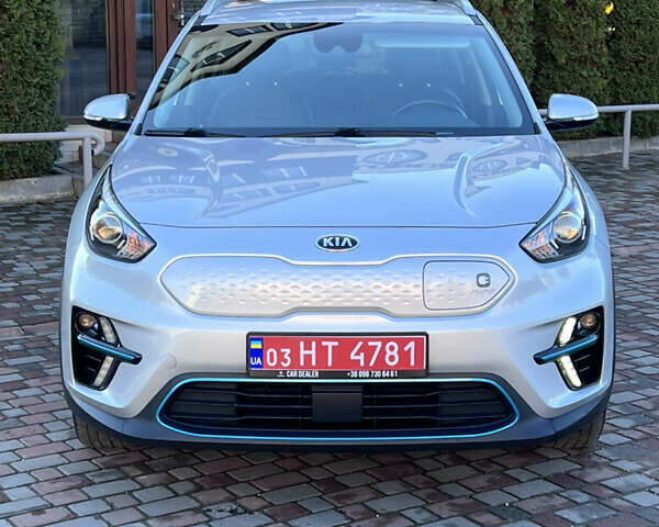Черный Киа Niro, объемом двигателя 0 л и пробегом 88 тыс. км за 18500 $, фото 1 на Automoto.ua