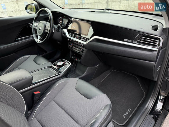 Черный Киа Niro, объемом двигателя 0 л и пробегом 80 тыс. км за 21850 $, фото 35 на Automoto.ua