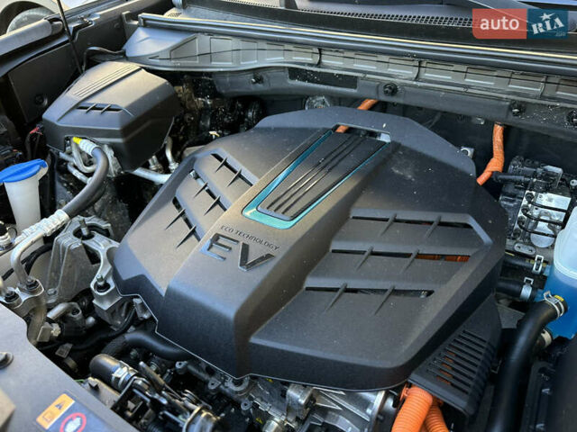 Черный Киа Niro, объемом двигателя 0 л и пробегом 127 тыс. км за 19750 $, фото 68 на Automoto.ua