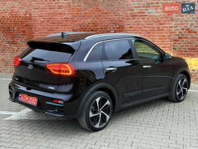 Чорний Кіа Niro, об'ємом двигуна 0 л та пробігом 138 тис. км за 19750 $, фото 33 на Automoto.ua