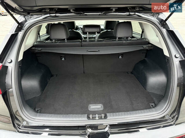 Чорний Кіа Niro, об'ємом двигуна 0 л та пробігом 71 тис. км за 22400 $, фото 40 на Automoto.ua