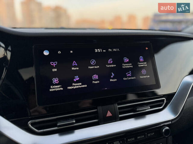 Чорний Кіа Niro, об'ємом двигуна 0 л та пробігом 155 тис. км за 20300 $, фото 31 на Automoto.ua