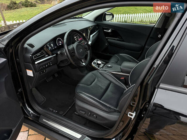 Чорний Кіа Niro, об'ємом двигуна 0 л та пробігом 138 тис. км за 19750 $, фото 39 на Automoto.ua