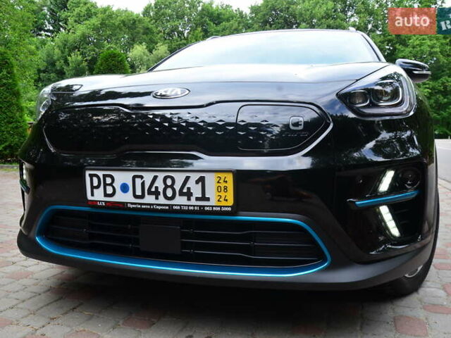 Черный Киа Niro, объемом двигателя 0 л и пробегом 78 тыс. км за 19150 $, фото 2 на Automoto.ua