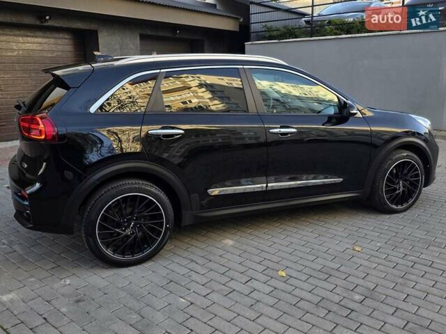 Чорний Кіа Niro, об'ємом двигуна 0 л та пробігом 141 тис. км за 18999 $, фото 10 на Automoto.ua