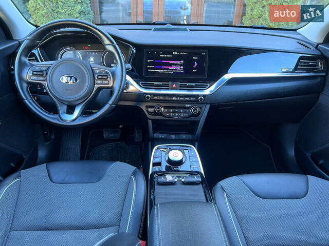 Черный Киа Niro, объемом двигателя 0 л и пробегом 88 тыс. км за 18500 $, фото 26 на Automoto.ua