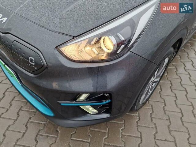 Чорний Кіа Niro, об'ємом двигуна 0 л та пробігом 54 тис. км за 17800 $, фото 8 на Automoto.ua