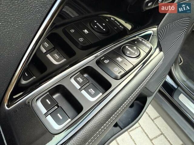 Черный Киа Niro, объемом двигателя 0 л и пробегом 89 тыс. км за 19350 $, фото 42 на Automoto.ua
